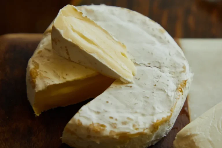 Czy sery pleśniowe są zdrowe na jelita? Najważniejsze fakty i zalecenia